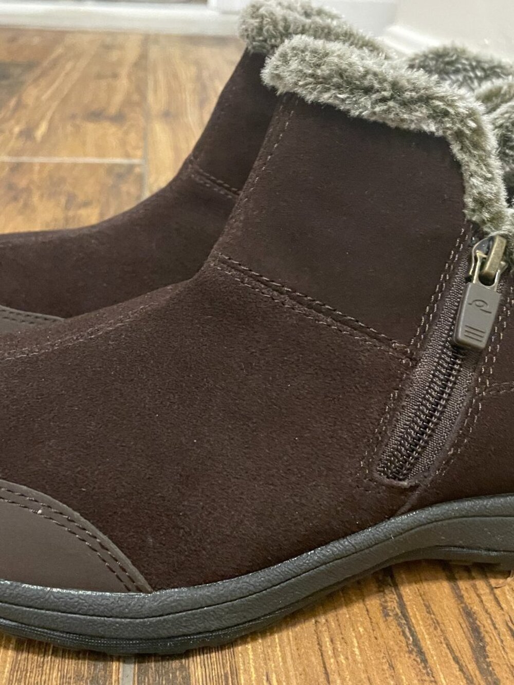 Easy Spirit Women’s Ankle Boots Essherier, Brown Suede, Faux Fur Trim, Size 8W